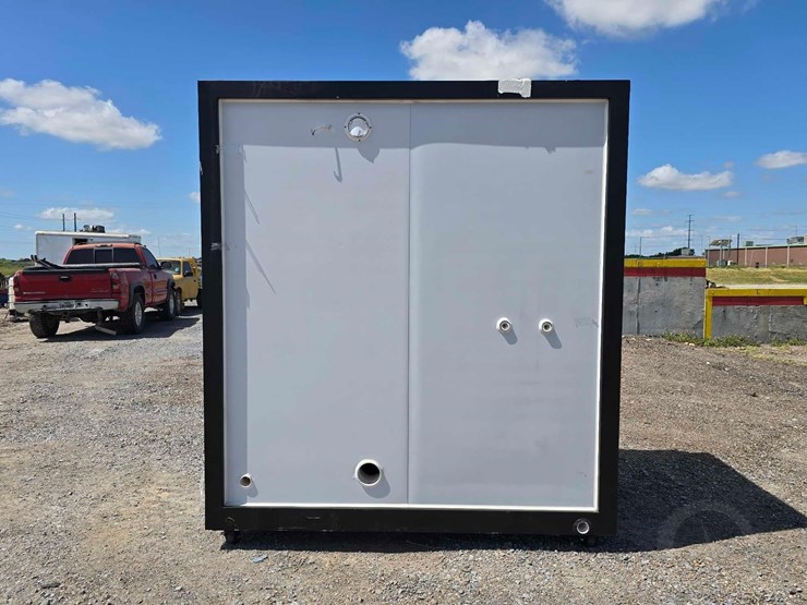 mobile-toilet-with-shower-image-8