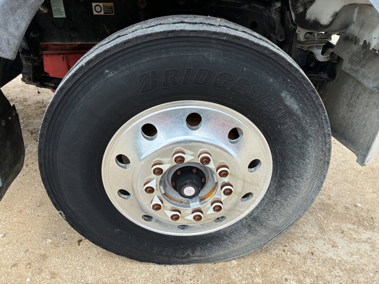 2020-peterbilt-567-image-9