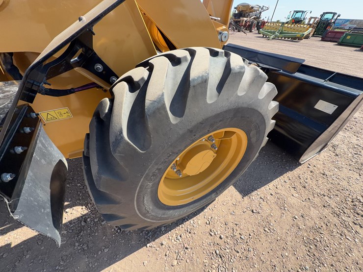 caterpillar-910-image-21