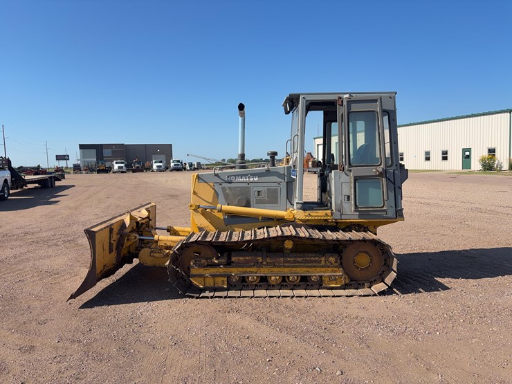 2002-komatsu-d38p-dozer-image-8