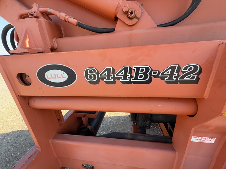 lull-international-644b-42-telehandler-image-36