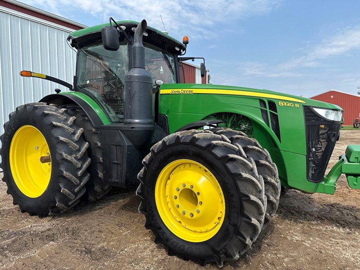 2014-john-deere-8320r-image-99