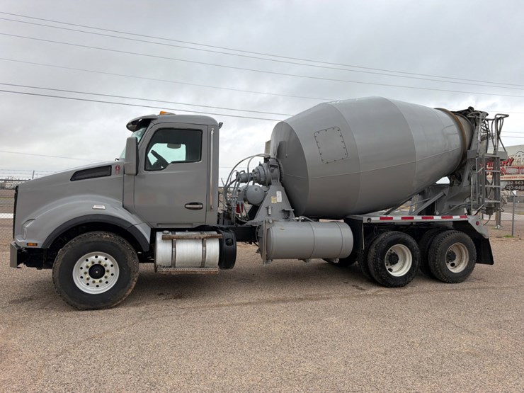 2016-kenworth-t880-image-1