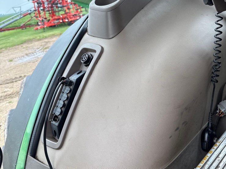 2014-john-deere-8320r-image-88