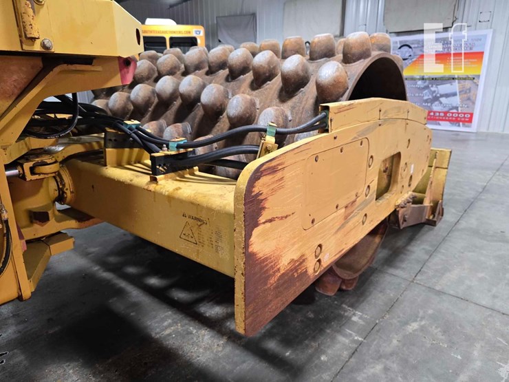 2004-caterpillar-cp-563e-image-22