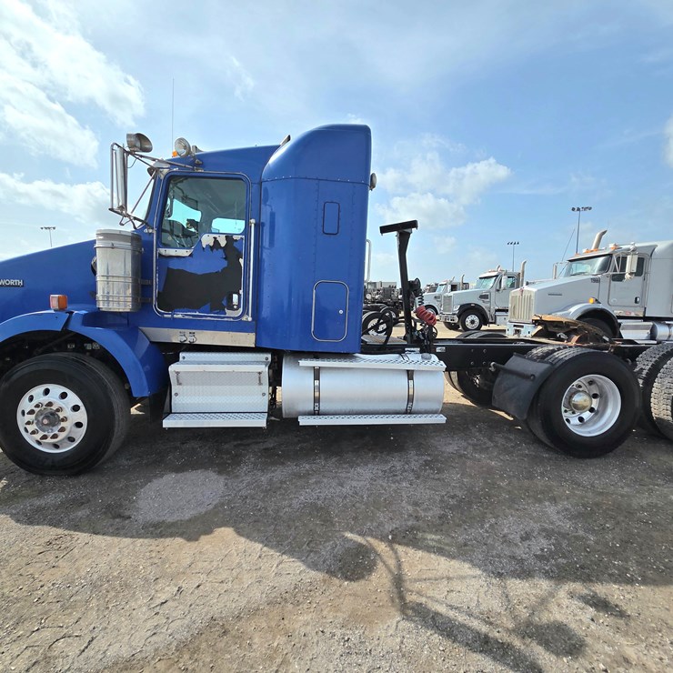 2013 KENWORTH T800