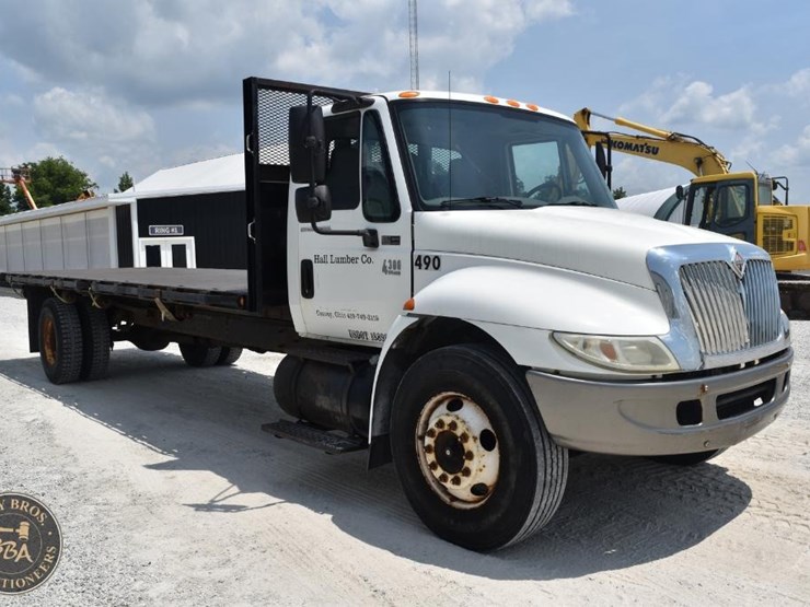 2005-international-durastar-4300-image-9