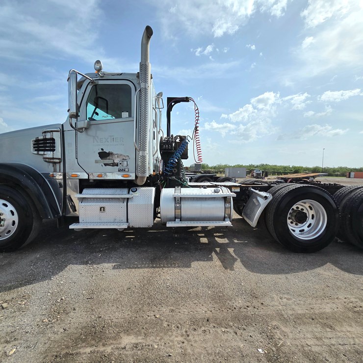 2015 FREIGHTLINER 122SD
