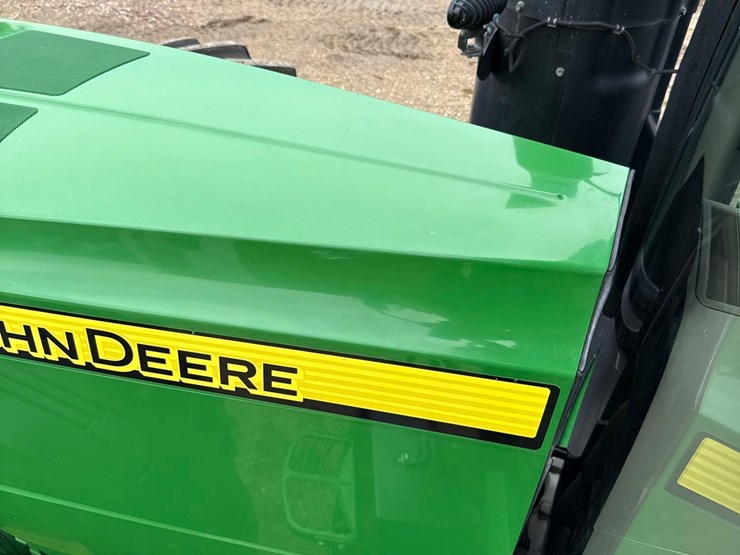 2014-john-deere-8320r-image-87