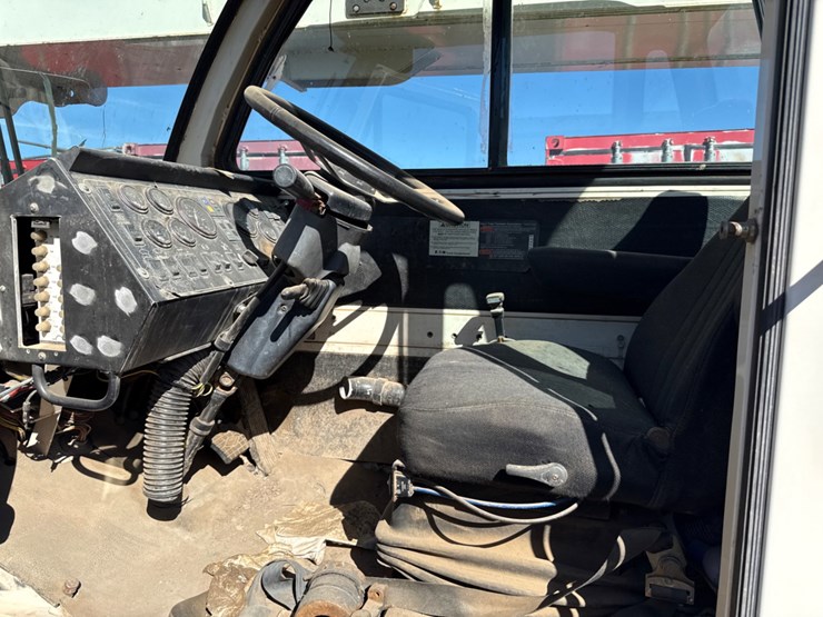 terex-2300-terex-60-ton-crane-image-4