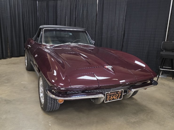 1964-chevrolet-corvette-stingray-roadster-image-1