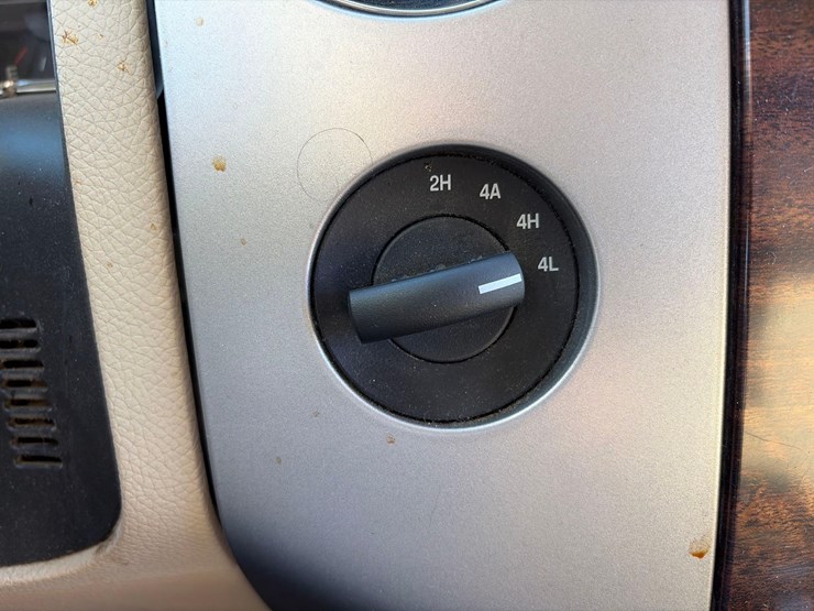 2013-ford-expedition-image-22