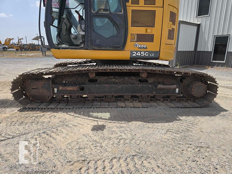 2018-deere-245g-lc-image-28