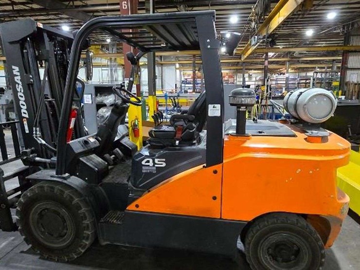 doosan-forklift-image-9