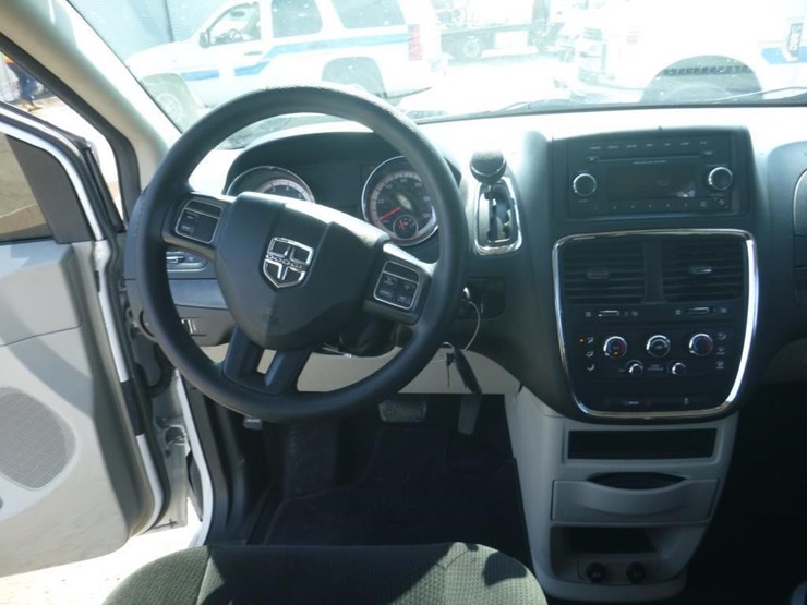 2017-dodge-grand-caravan-image-9