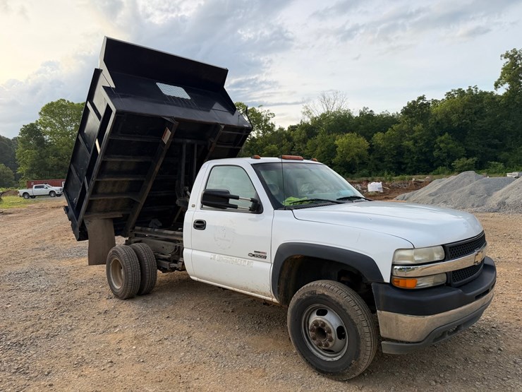 2001-chevrolet-3500-image-15