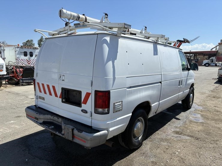 2001-ford-e350-image-3