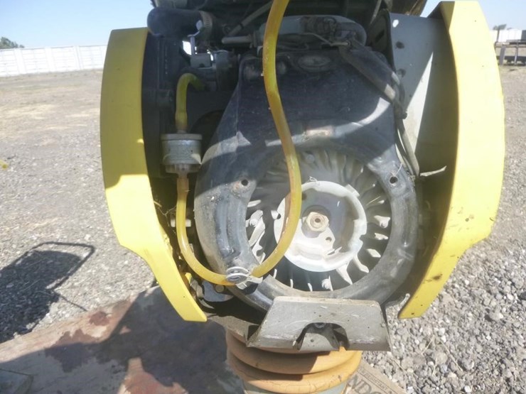 2015-bomag-bt65-image-6