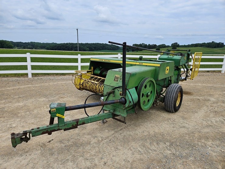 john-deere-336-image-1
