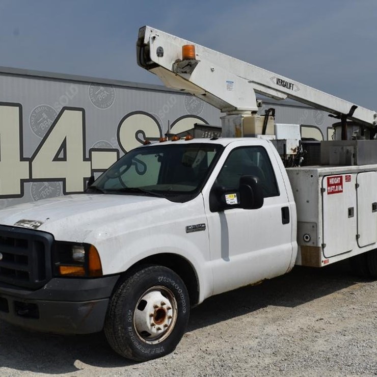 2006 FORD F350 SD XL