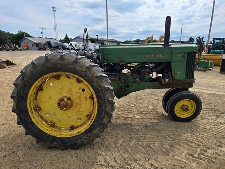 john-deere-60-image-12