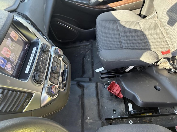 2020-chevrolet-tahoe-image-19