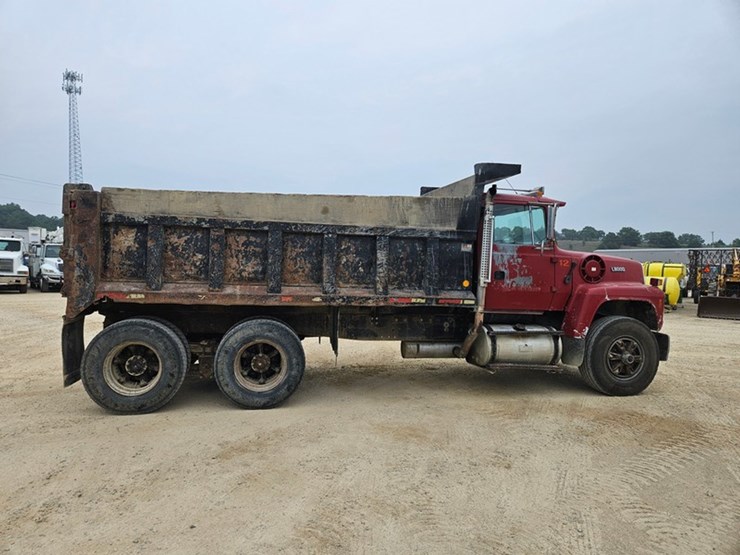 1995-ford-l8000-image-6