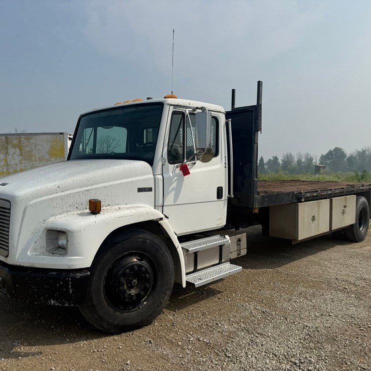 2000 FREIGHTLINER FL60
