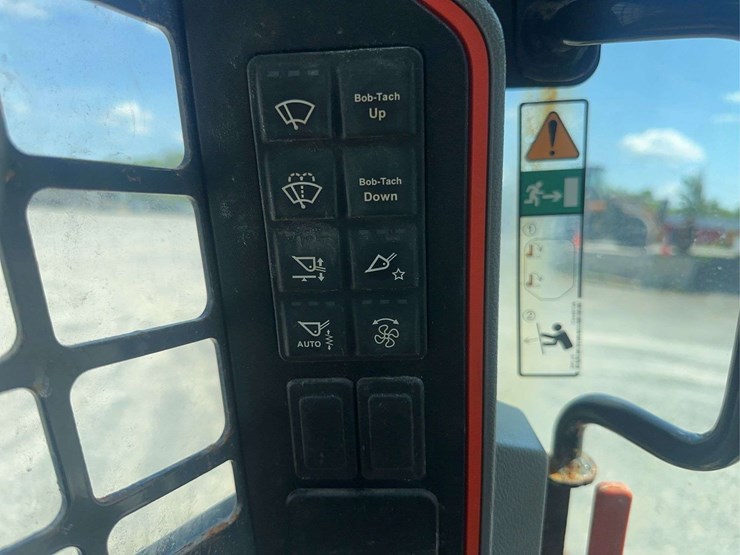 2020-bobcat-s76-image-22
