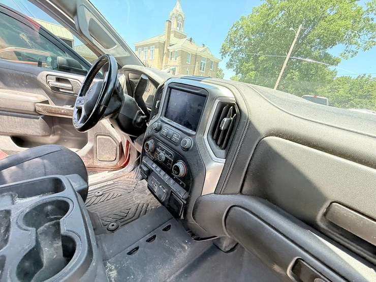 2020-chevrolet-silverado-1500-image-54