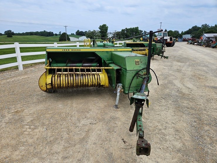 john-deere-336-image-8