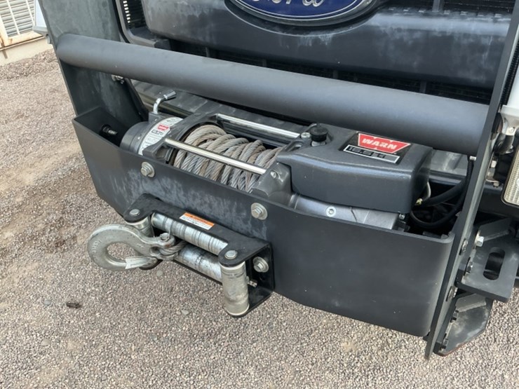 2016-ford-f550-image-15