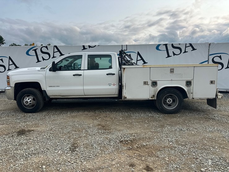 2017-chevrolet-3500hd-image-2
