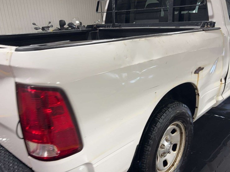 2014-dodge-1500-image-31