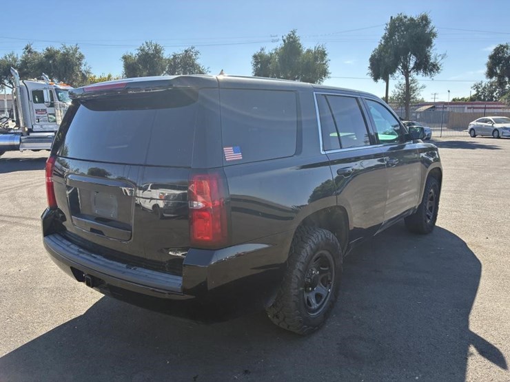 2020-chevrolet-tahoe-image-3