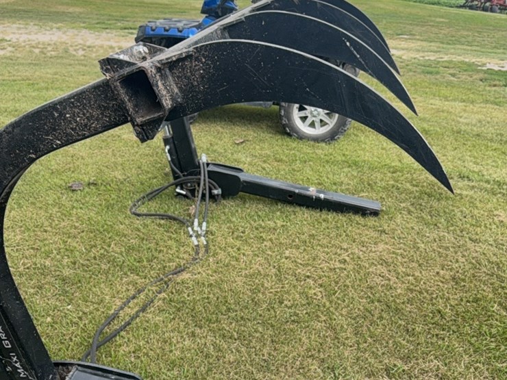 grapple-fork,-like-new,-came-off-new-holland-6070-tractor-and-loader,-would-fit-others-image-9