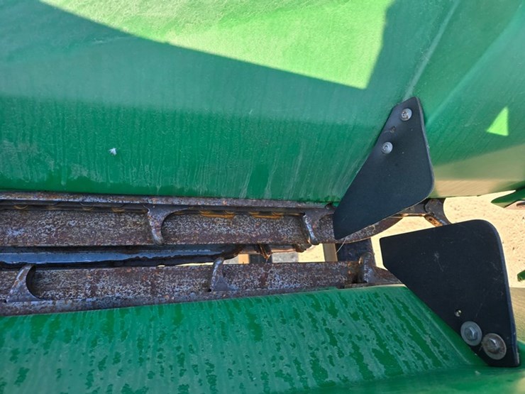 john-deere-8-image-12