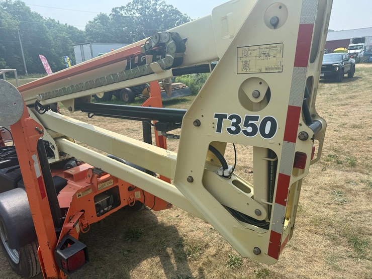 2016-jlg-t350-image-14