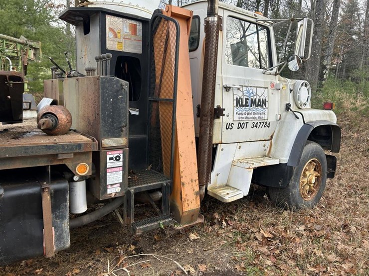 1989-ford-l9000-image-16
