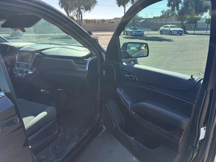 2020-chevrolet-tahoe-image-10