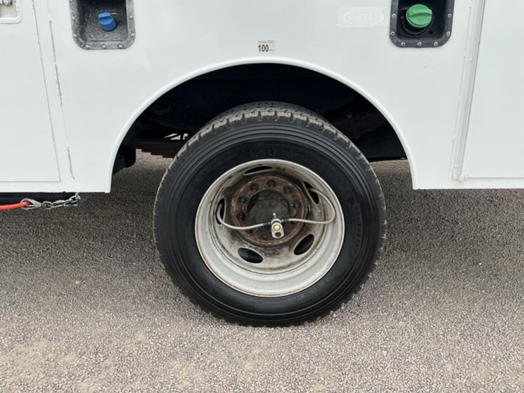 2012-ford-f550-image-8