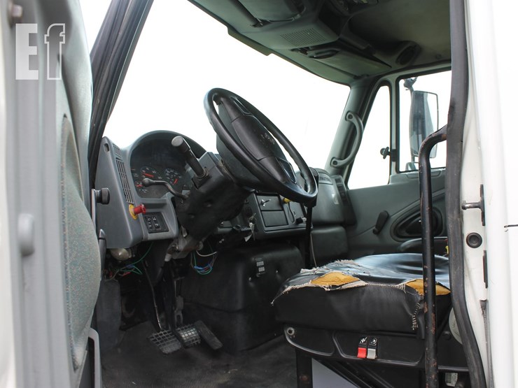 2001-international-durastar-4300-image-12