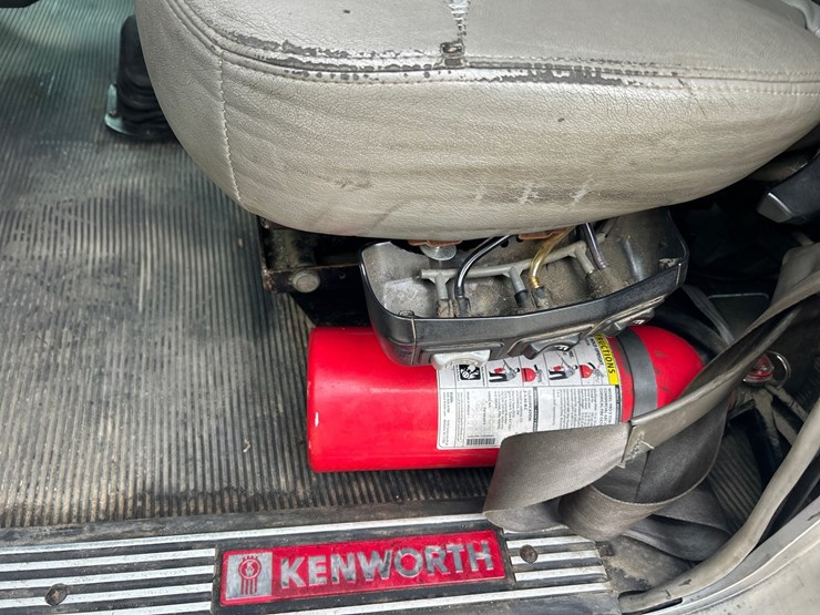 2017-kenworth-t660-image-76