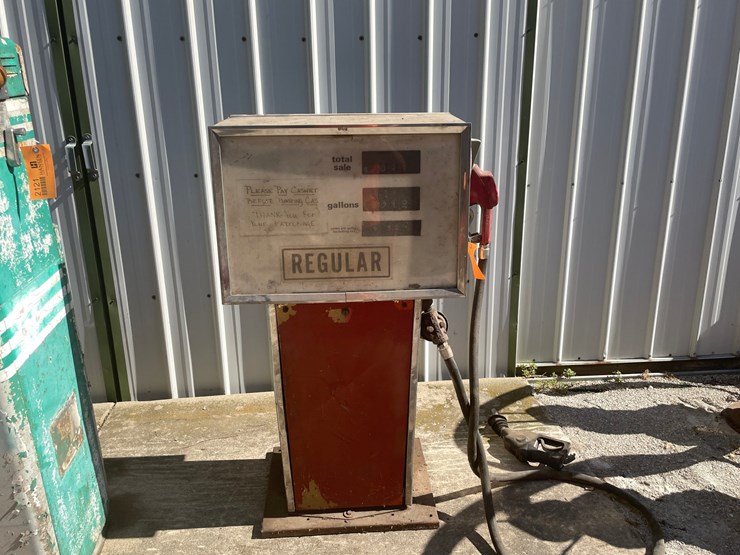 #2120-•-vintage-gas-pump-image-2