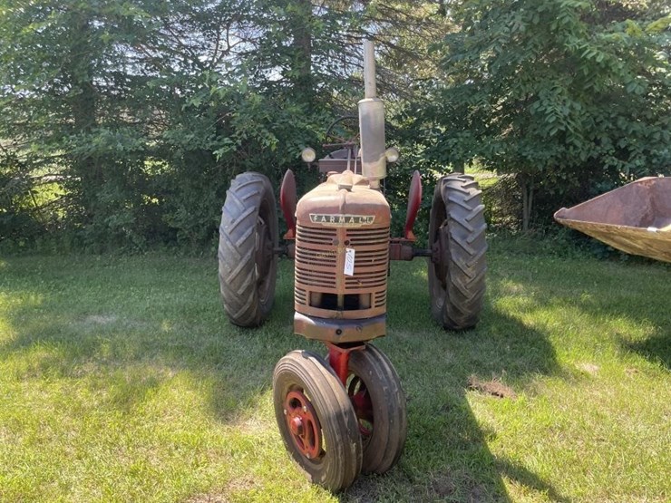 farmall-h-tractor-image-2