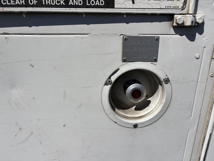 2000-freightliner-fl80-service-utility-truck-image-27