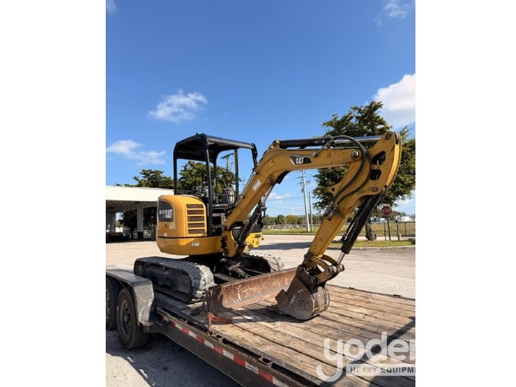 2023-caterpillar-302.7cr-image-3
