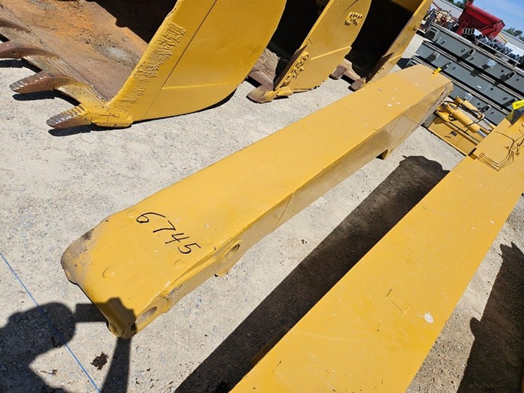 caterpillar-14-image-6
