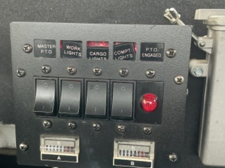 2015-ford-f550-image-26