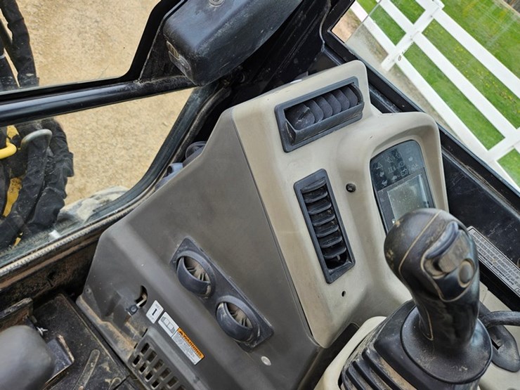 yanmar-vio35-image-30
